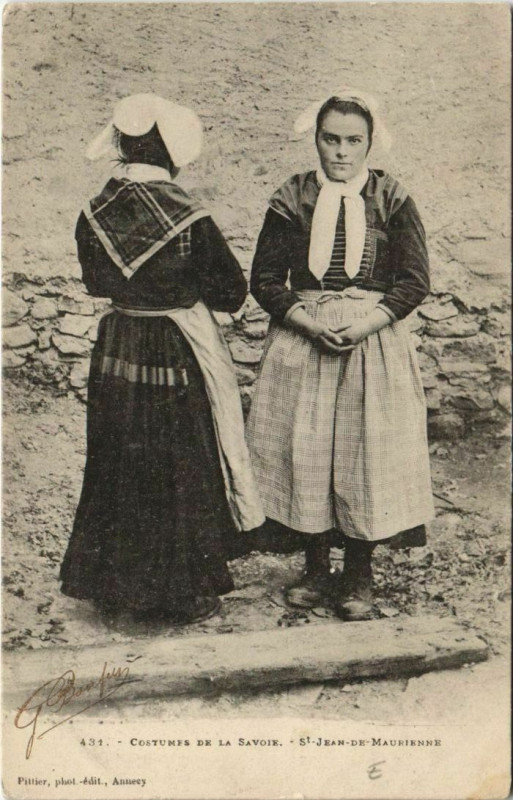 Carte postale ancienne Saint-Jean-de-Maurienne Costumes - Femmes - Types à Saint-Jean-de-Maurienne