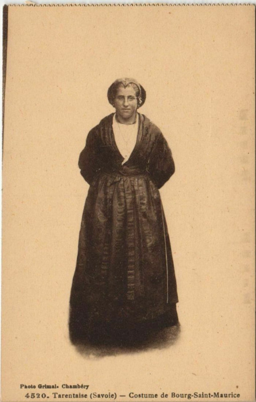 Carte postale ancienne Bourg-Saint-Maurice Costume - Femme - Type à Bourg-Saint-Maurice