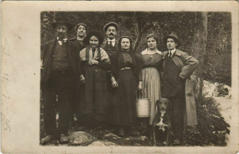 Carte postale ancienne Savoie - People with a Dog - Types