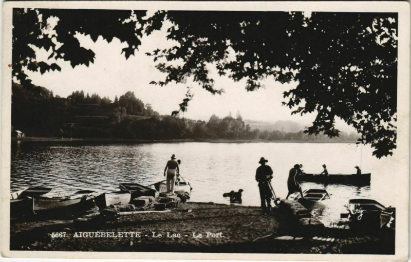Carte postale ancienne Aiguebelette Le Lac - Le Port à Aiguebelette-le-Lac