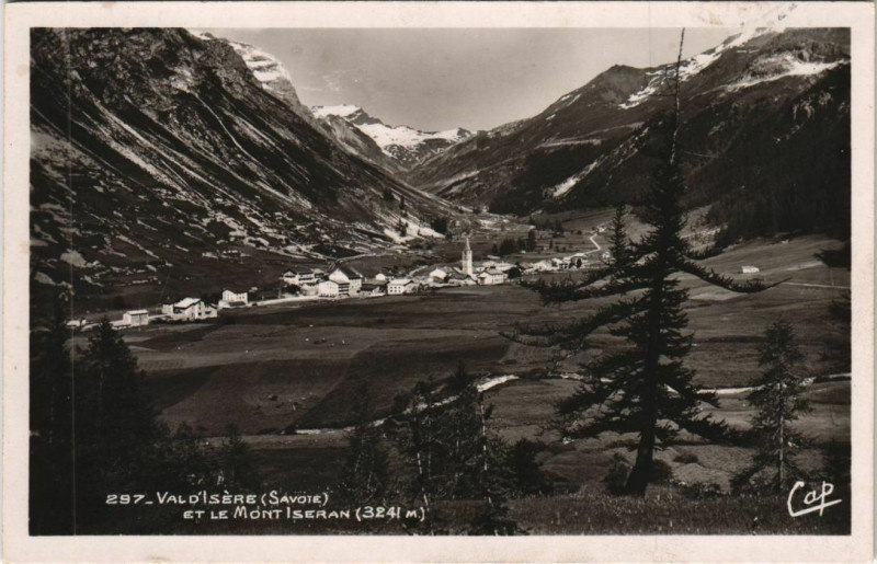 Carte postale ancienne Val-d'Isere et le Mont Iseran