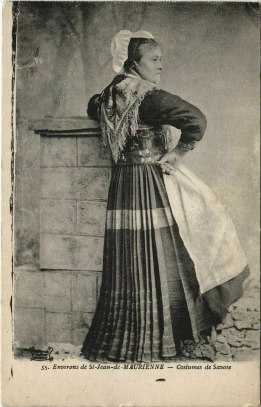 Carte postale ancienne Saint-Jean-de-Maurienne Environs - Costumes de Savoie - Type à Saint-Jean-de-Maurienne