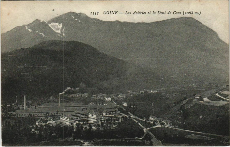 Carte postale ancienne Ugine Les Acieres et la Dent de Cons à Ugine