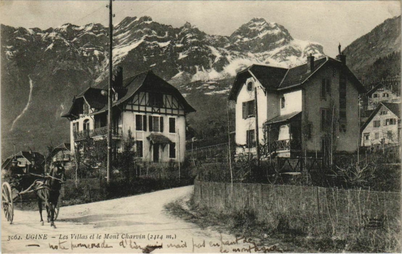 Carte postale ancienne Ugine Les Villas et le Mont Charvin à Ugine