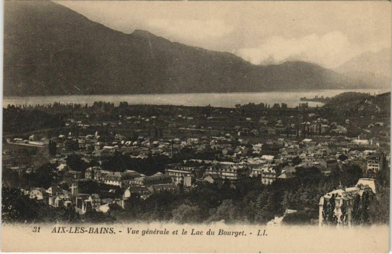 Carte postale ancienne Aix-les-Bains Vue Generale et le Lac du Bourget à Aix-les-Bains