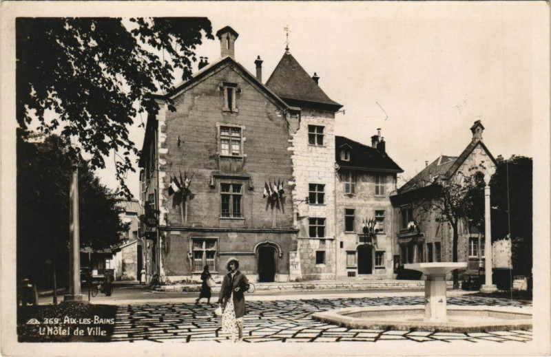 Carte postale ancienne Aix-les-Bains L'Hotel de Ville à Aix-les-Bains
