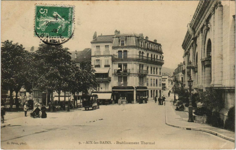 Carte postale ancienne Aix-les-Bains Etablissement Thermal à Aix-les-Bains