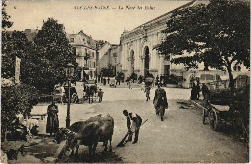 Carte postale ancienne Aix-les-Bains La Place des Bains à Aix-les-Bains