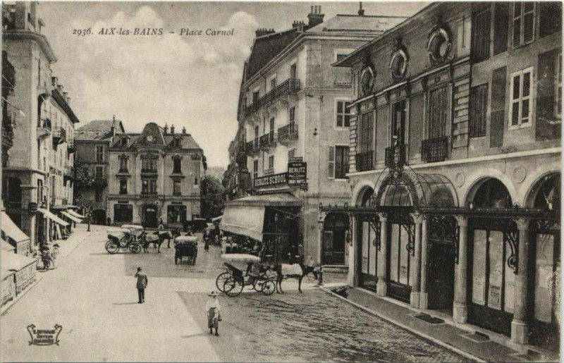 Carte postale ancienne Aix-les-Bains Place Carnot à Aix-les-Bains