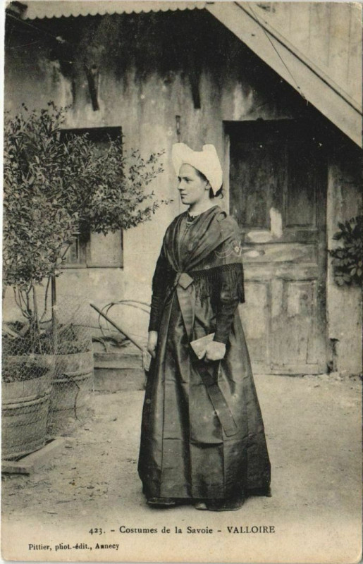 Carte postale ancienne Valloire Costumes de Savoie - Type à Valloire