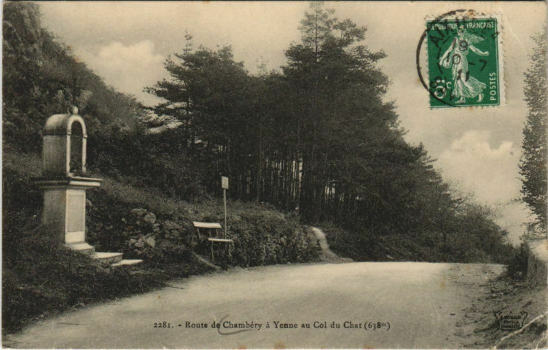 Carte postale ancienne Route de Chambery a Yenne au Col du Chat à Yenne