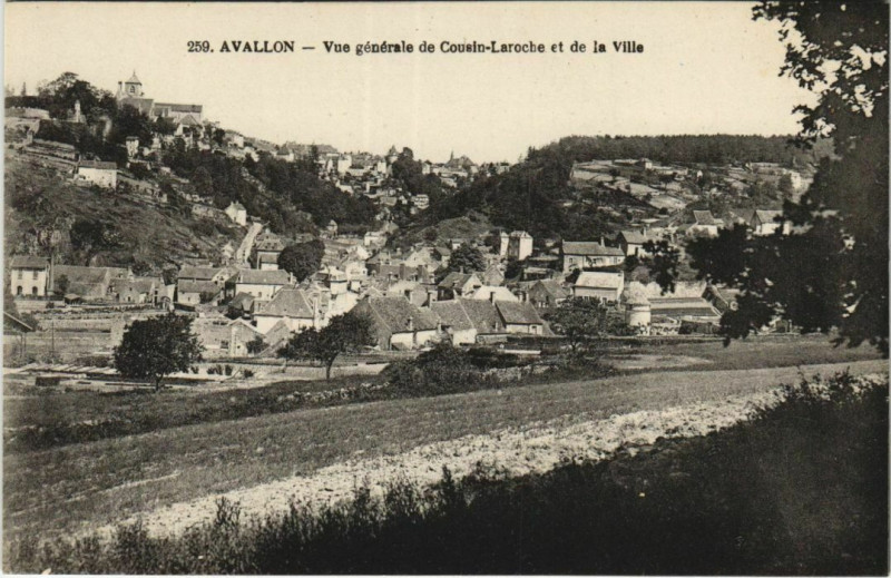 Carte postale ancienne Avallon Vue Generale de Cousin Laroche France à Avallon