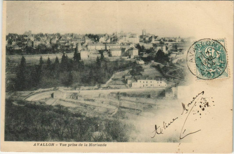 Carte postale ancienne Avallon Vue prise de la Morlande France à Avallon