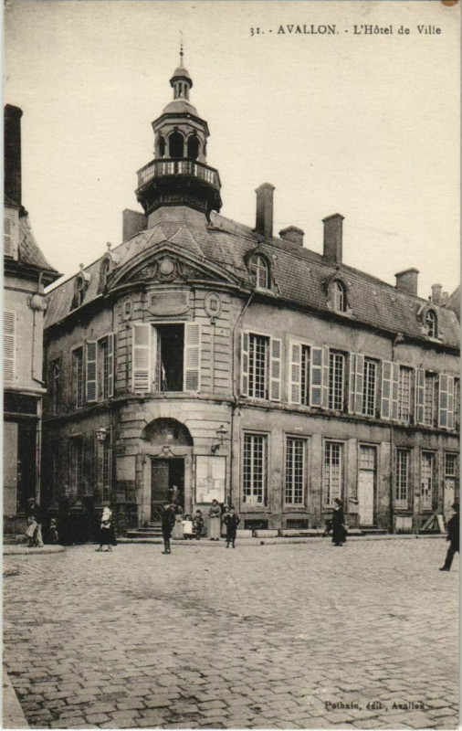 Carte postale ancienne Avallon L'Hotel de Ville France à Avallon