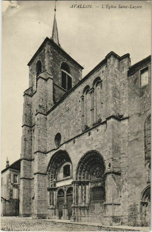 Carte postale ancienne Avallon L'Eglise Saint-Lazare France à Avallon