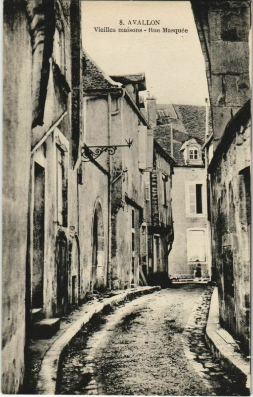 Carte postale ancienne Avallon Vieilles maisons, Rue Masquee France à Avallon