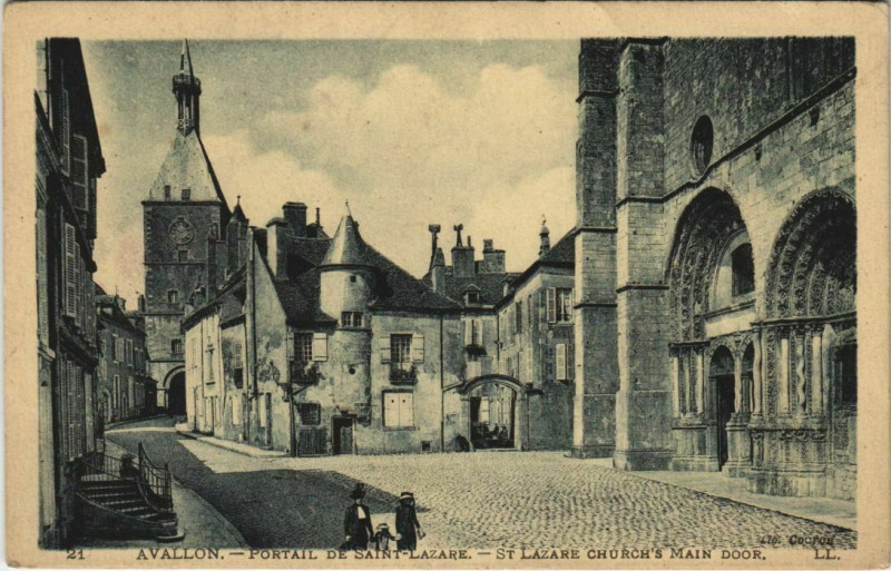 Carte postale ancienne Avallon Portail de Saint-Lazare France à Avallon