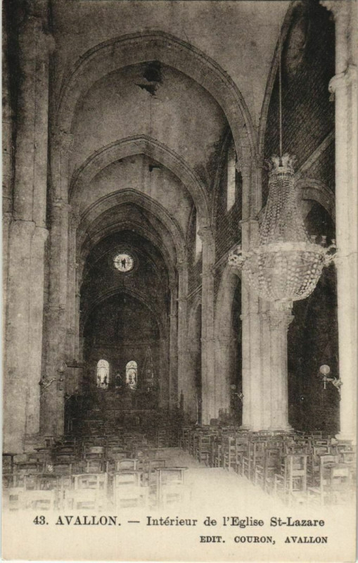 Carte postale ancienne Avallon Interieur de l'Eglise St.Lazare France à Avallon