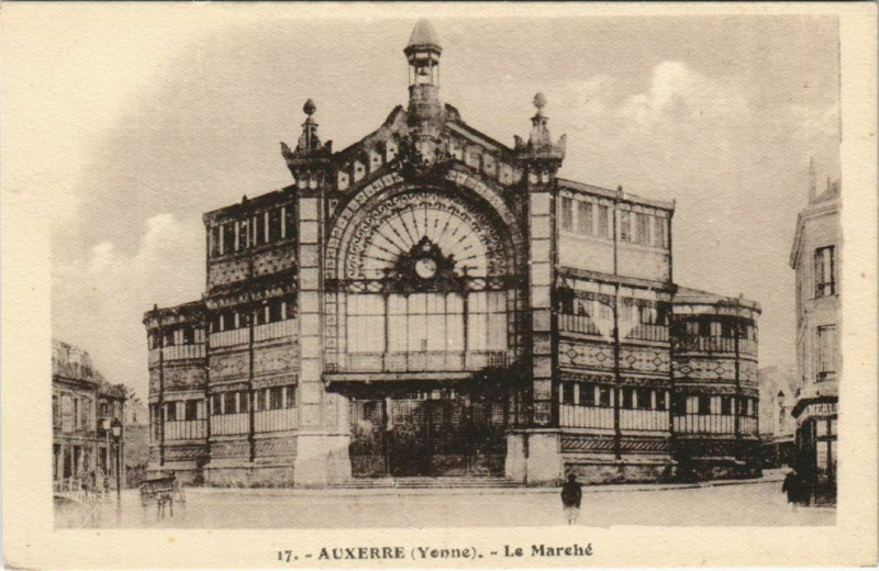 Carte postale ancienne Auxerre Le Marche France à Auxerre