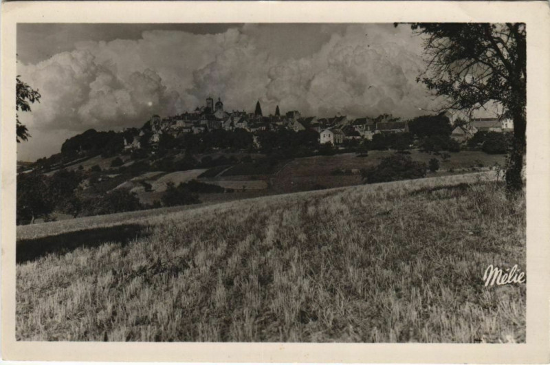 Carte postale ancienne Vezelay Vue d'ensemble de la Ville France