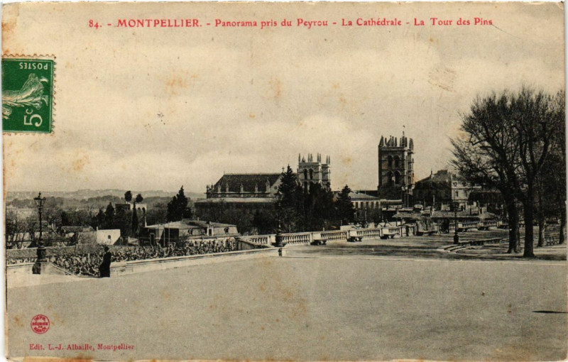 Carte postale ancienne Montpellier Panorama pris du Peyrou La Cathédrale La Tour des à Montpellier