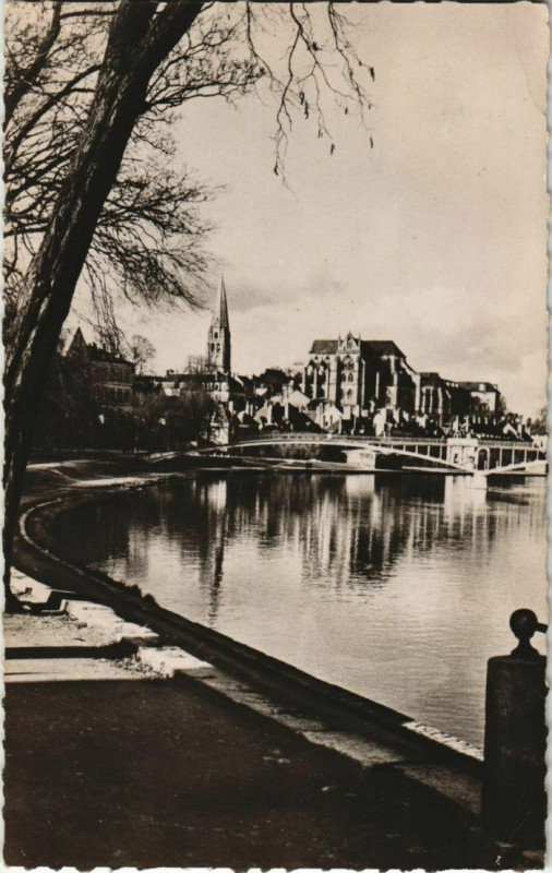 Carte postale ancienne Auxerre Vue Generale France à Auxerre