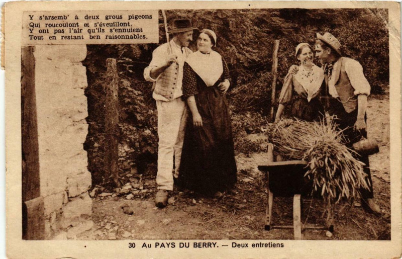 Carte postale ancienne Au Pays du Berry Deux entretiens Folklore