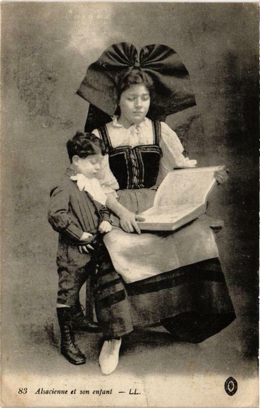 Carte postale ancienne Alsacienne et son enfant Folklore
