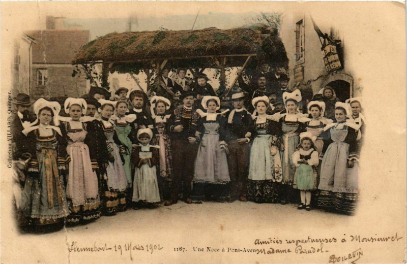 Carte postale ancienne Une Noce a Pont-Aven France Folklore