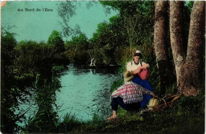Carte postale ancienne Au Bord de l'Eau France Folklore
