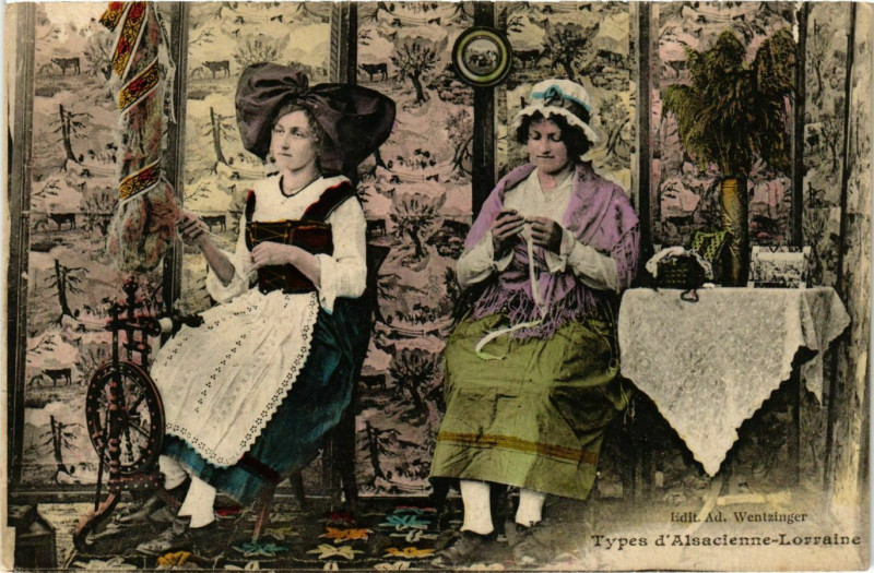 Carte postale ancienne Types d'Alsacienne-Lorraine France Folklore