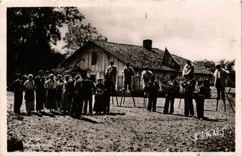Carte postale ancienne Au Pays Landais Scene Landaise France Folklore