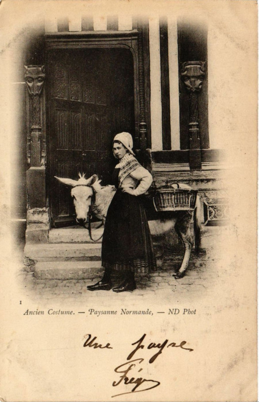Carte postale ancienne Ancien Costume Paysanne Normande France Folklore