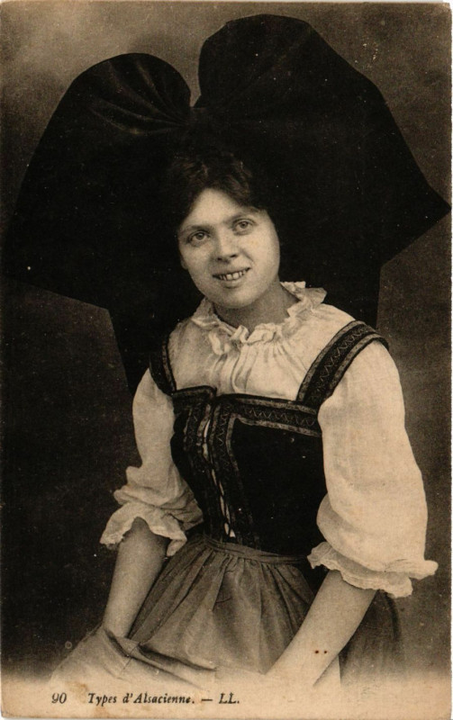 Carte postale ancienne Types d'Alsacienne France Folklore