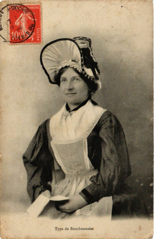 Carte postale ancienne Type de Bourbonnaise France Folklore