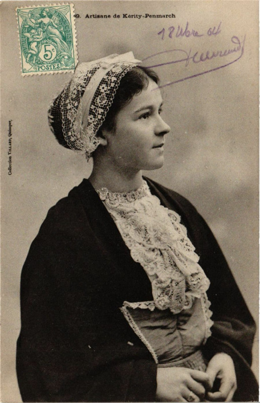 Carte postale ancienne Artisane de Kerity-Penmarch France Folklore