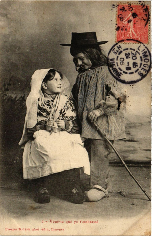 Carte postale ancienne Voué-tu qué yo t'embrassé - Enfants - Folklore - Types
