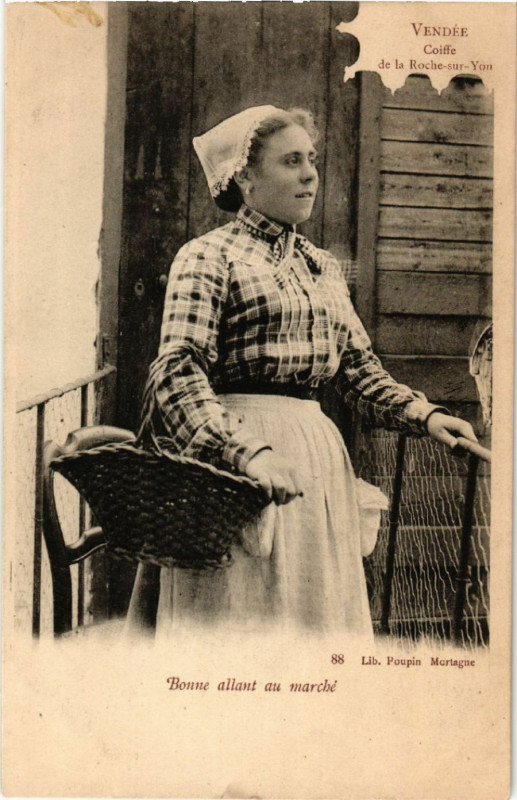 Carte postale ancienne Vendée - Coiffe de la Roche-sur-Yon - Folklore - Types