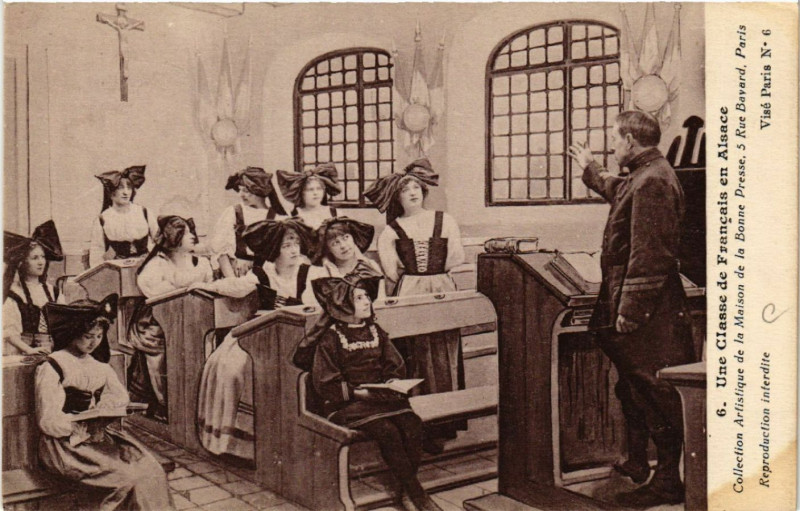 Carte postale ancienne Une Classe de Francais en Alsace - Folklore - Types