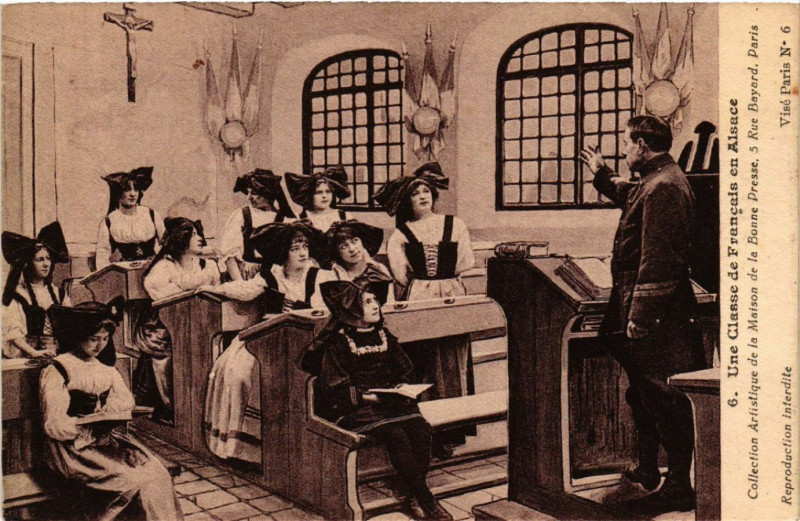 Carte postale ancienne Une Classe de Francais en Alsace - Folklore - Types