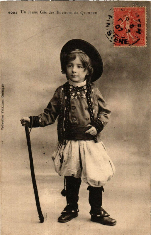 Carte postale ancienne Un Jeune Gas des Environs de Quimper - Folklore - Types
