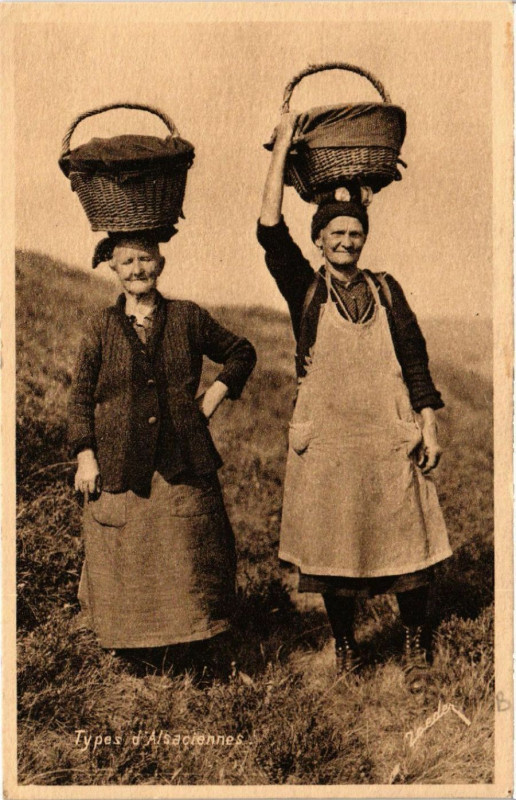 Carte postale ancienne Types d'Alsaciennes - Folklore - Types