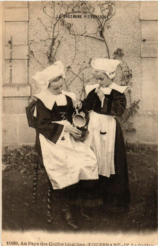 Carte postale ancienne Bretagne - Au Pays des Coiffes blanches - Fouesnant - Folklore