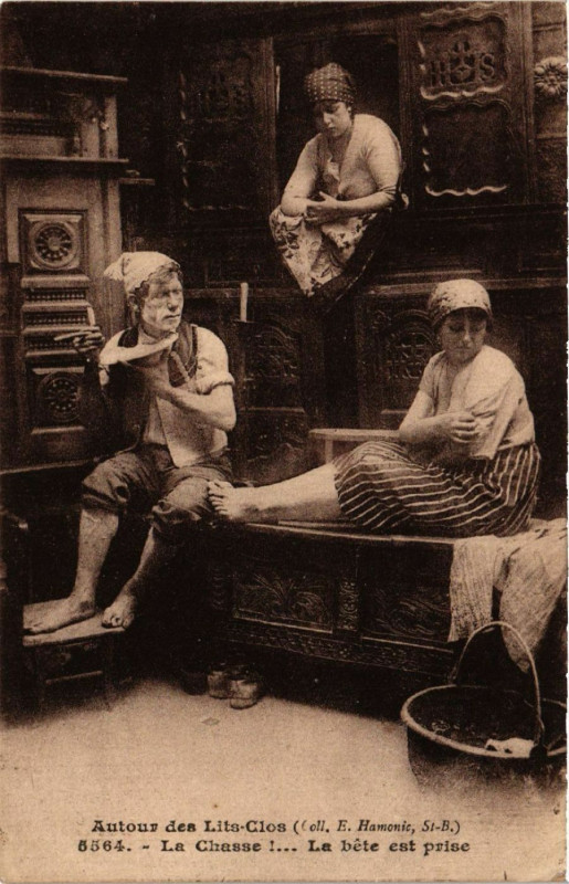 Carte postale ancienne Autour des Lits-Clos - La Chasse - La bete est prise - Folklore