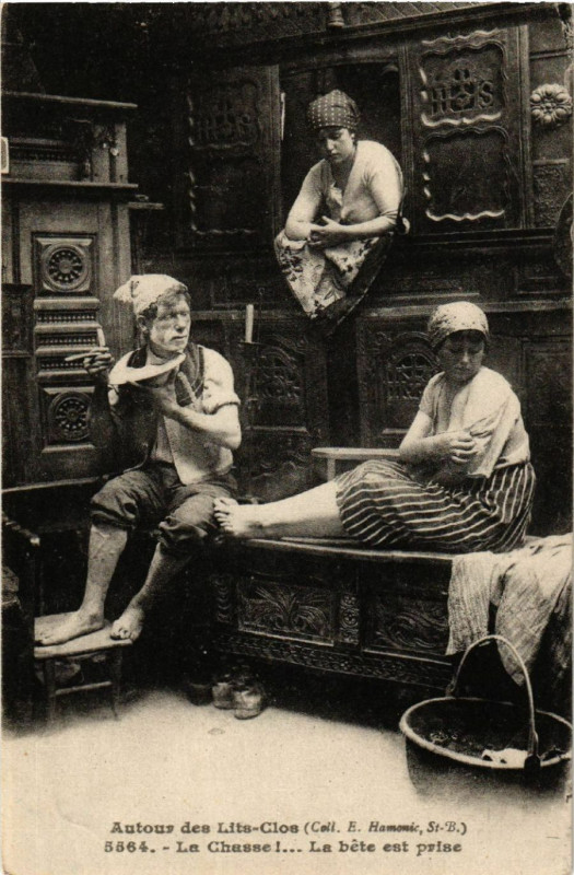 Carte postale ancienne Autour des Lits-Clos - La Chasse - La bete est prise - Folklore