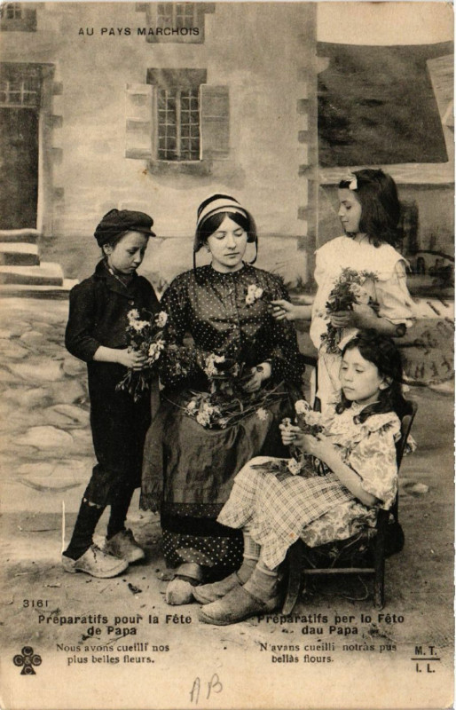 Carte postale ancienne Au Pays Marchois - Preparatifs pour le Fete de Papa - Folklore