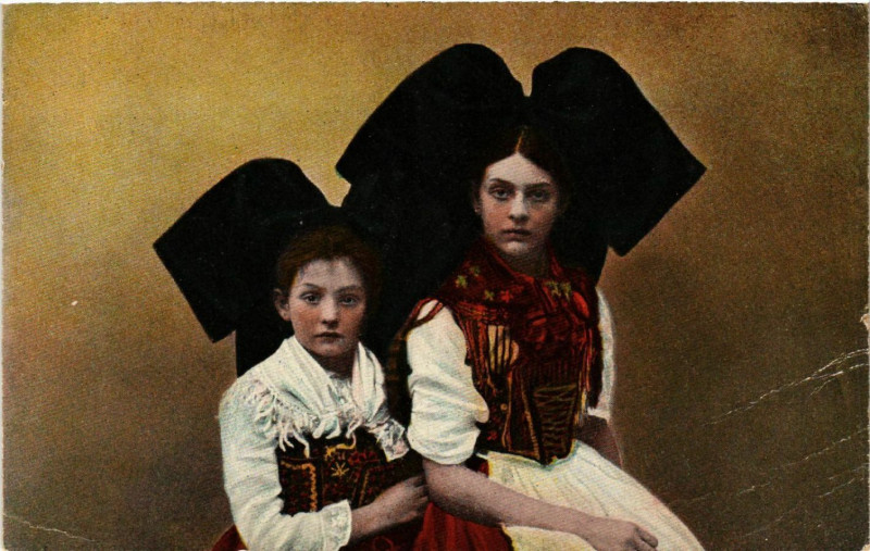 Carte postale ancienne Alsaciennes - Elsasserinnen - Folklore - Types