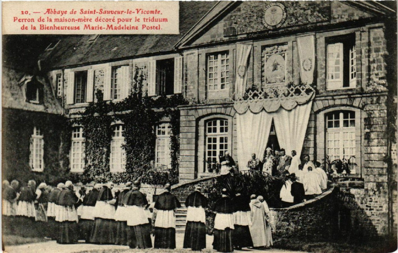 Carte postale ancienne Abbaye de Saint-Sauveur-le-Vicomte - Folklore