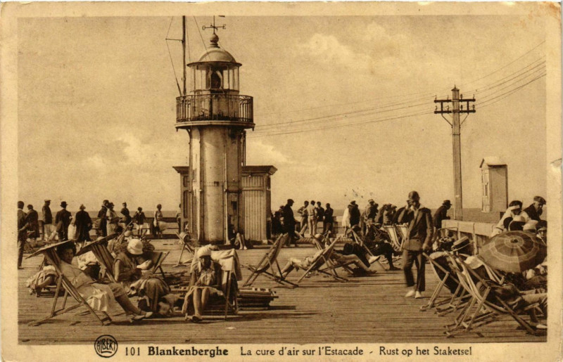 Carte postale ancienne Blankenberghe La cure d'air sur l'Estacade Lighthouse Phare