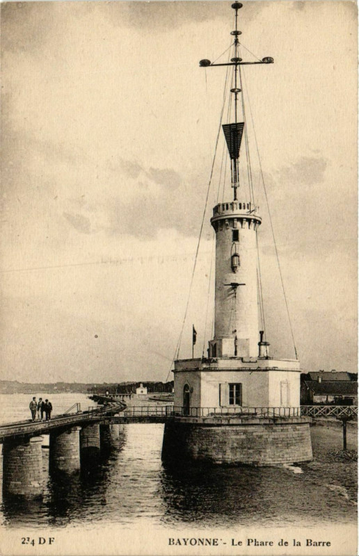 Carte postale ancienne Bayonne Le Phare de la Barre Lighthouse Phare